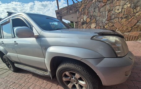 Toyota Land Cruiser Prado 120 рестайлинг, 2005 год, 2 000 000 рублей, 2 фотография