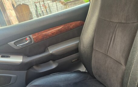 Toyota Land Cruiser Prado 120 рестайлинг, 2005 год, 2 000 000 рублей, 10 фотография