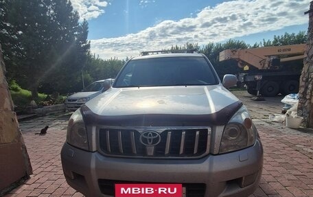 Toyota Land Cruiser Prado 120 рестайлинг, 2005 год, 2 000 000 рублей, 3 фотография