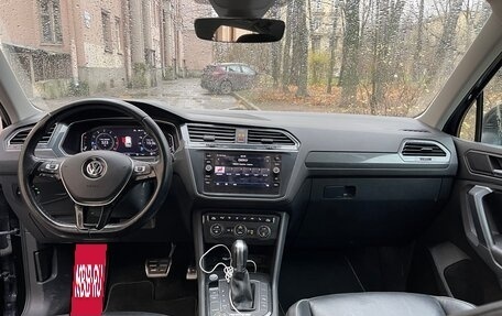 Volkswagen Tiguan II, 2019 год, 2 200 000 рублей, 3 фотография