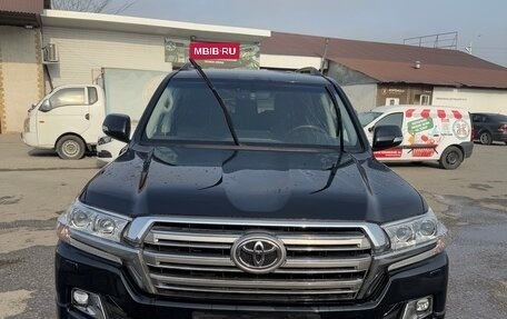 Toyota Land Cruiser 200, 2015 год, 6 850 000 рублей, 1 фотография