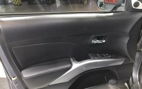 Mitsubishi Outlander III рестайлинг 3, 2008 год, 1 265 000 рублей, 16 фотография