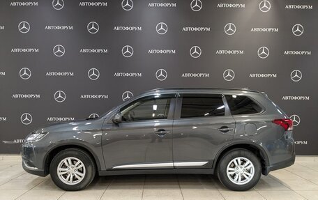 Mitsubishi Outlander III рестайлинг 3, 2022 год, 2 910 000 рублей, 8 фотография
