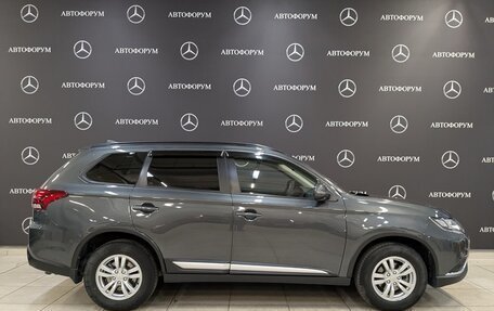 Mitsubishi Outlander III рестайлинг 3, 2022 год, 2 910 000 рублей, 4 фотография