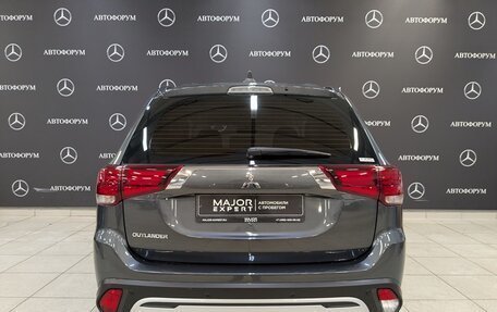Mitsubishi Outlander III рестайлинг 3, 2022 год, 2 910 000 рублей, 6 фотография