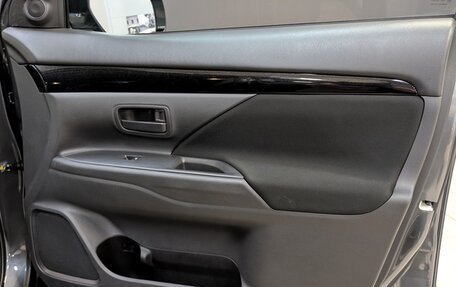 Mitsubishi Outlander III рестайлинг 3, 2022 год, 2 910 000 рублей, 13 фотография