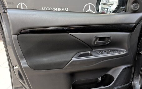 Mitsubishi Outlander III рестайлинг 3, 2022 год, 2 910 000 рублей, 12 фотография