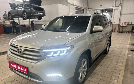 Toyota Highlander III, 2012 год, 1 750 000 рублей, 1 фотография