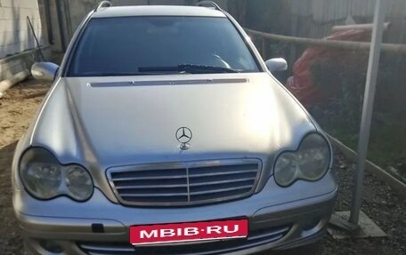 Mercedes-Benz C-Класс, 2004 год, 475 000 рублей, 1 фотография