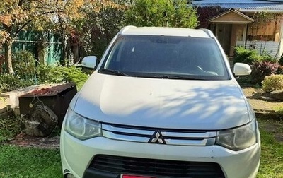 Mitsubishi Outlander III рестайлинг 3, 2014 год, 1 050 000 рублей, 1 фотография