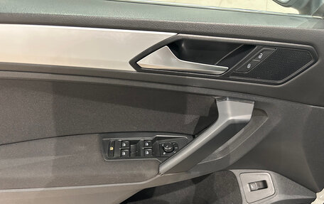 Volkswagen Tiguan II, 2019 год, 1 999 000 рублей, 14 фотография