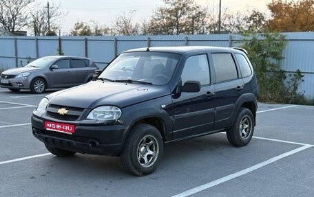 Chevrolet Niva I рестайлинг, 2004 год, 365 000 рублей, 1 фотография