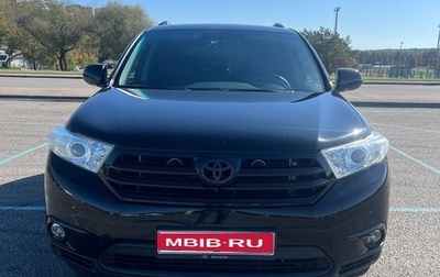 Toyota Highlander III, 2013 год, 1 860 000 рублей, 1 фотография