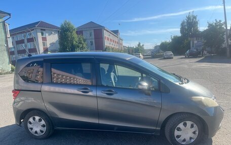 Honda Freed I, 2010 год, 880 000 рублей, 3 фотография