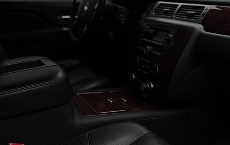 Chevrolet Tahoe III, 2013 год, 2 200 000 рублей, 17 фотография