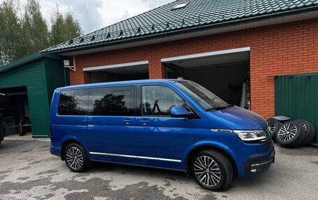 Volkswagen Multivan T6 рестайлинг, 2022 год, 12 000 000 рублей, 2 фотография