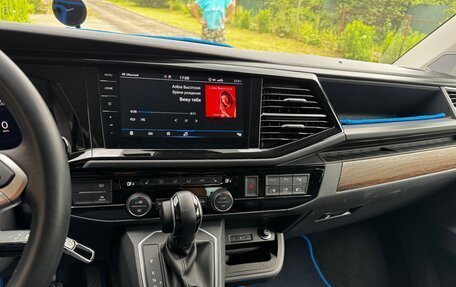 Volkswagen Multivan T6 рестайлинг, 2022 год, 12 000 000 рублей, 13 фотография