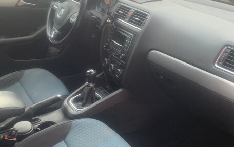 Volkswagen Jetta VI, 2013 год, 1 100 000 рублей, 5 фотография