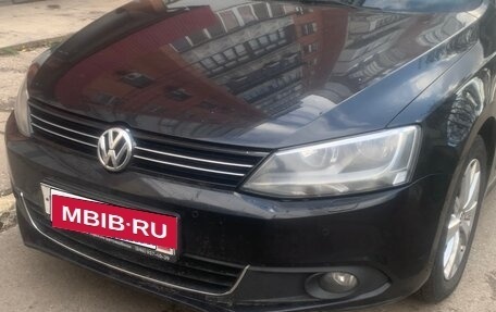 Volkswagen Jetta VI, 2013 год, 1 100 000 рублей, 2 фотография