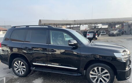 Toyota Land Cruiser 200, 2015 год, 6 850 000 рублей, 3 фотография