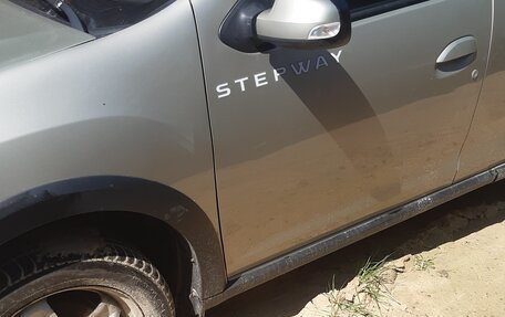 Renault Sandero II рестайлинг, 2015 год, 650 000 рублей, 3 фотография