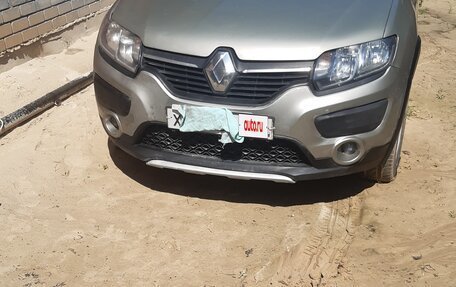Renault Sandero II рестайлинг, 2015 год, 650 000 рублей, 2 фотография