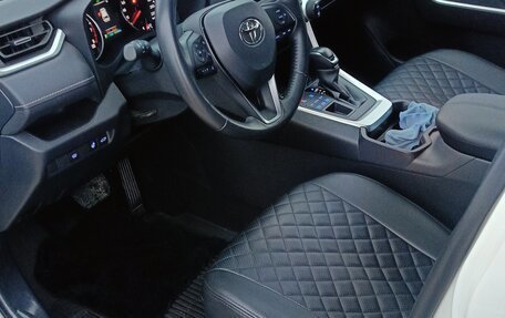 Toyota RAV4, 2022 год, 4 250 000 рублей, 10 фотография