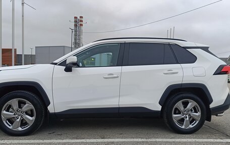 Toyota RAV4, 2022 год, 4 250 000 рублей, 8 фотография