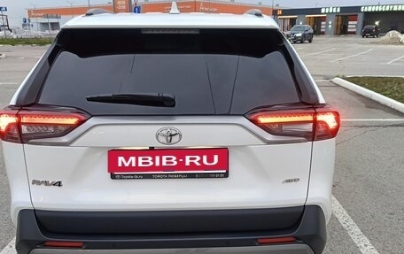 Toyota RAV4, 2022 год, 4 250 000 рублей, 7 фотография