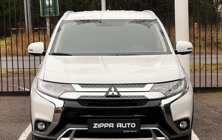 Mitsubishi Outlander III рестайлинг 3, 2019 год, 2 169 000 рублей, 2 фотография