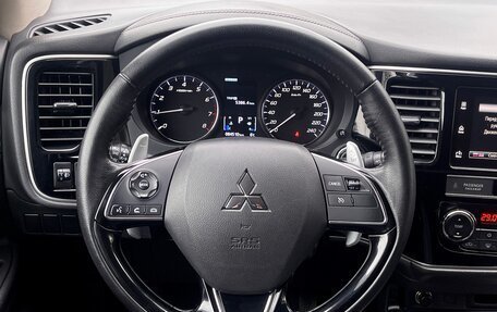 Mitsubishi Outlander III рестайлинг 3, 2019 год, 2 169 000 рублей, 12 фотография