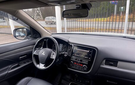 Mitsubishi Outlander III рестайлинг 3, 2019 год, 2 169 000 рублей, 9 фотография