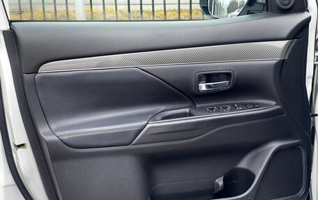 Mitsubishi Outlander III рестайлинг 3, 2019 год, 2 169 000 рублей, 15 фотография