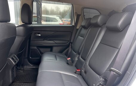 Mitsubishi Outlander III рестайлинг 3, 2019 год, 2 169 000 рублей, 27 фотография