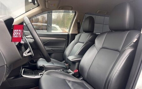 Mitsubishi Outlander III рестайлинг 3, 2019 год, 2 169 000 рублей, 18 фотография