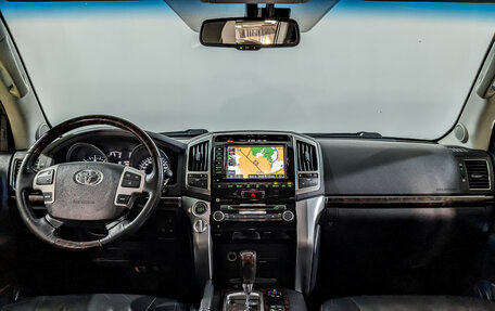 Toyota Land Cruiser 200, 2015 год, 4 850 000 рублей, 14 фотография