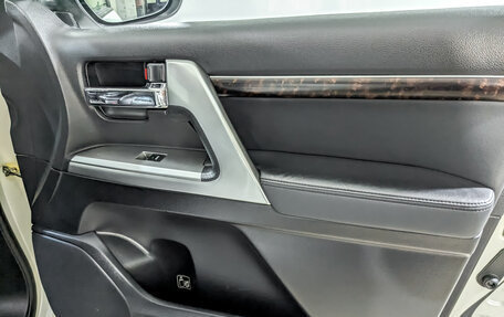 Toyota Land Cruiser 200, 2015 год, 4 850 000 рублей, 25 фотография