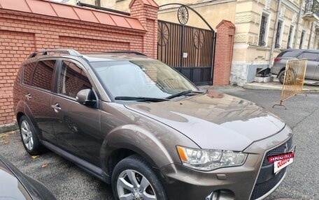 Mitsubishi Outlander III рестайлинг 3, 2011 год, 1 149 000 рублей, 2 фотография