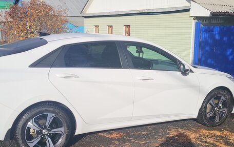 Hyundai Elantra, 2022 год, 2 350 000 рублей, 4 фотография