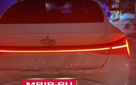 Hyundai Elantra, 2022 год, 2 350 000 рублей, 7 фотография