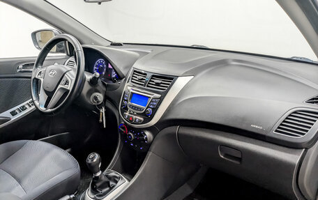 Hyundai Solaris II рестайлинг, 2011 год, 870 000 рублей, 11 фотография