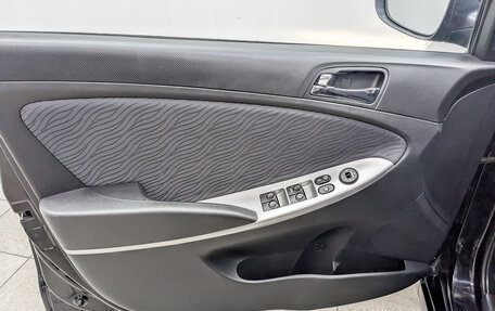 Hyundai Solaris II рестайлинг, 2011 год, 870 000 рублей, 19 фотография