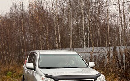 Toyota Land Cruiser Prado 150 рестайлинг 2, 2011 год, 2 550 000 рублей, 2 фотография