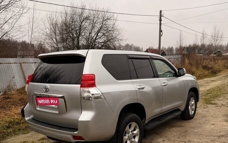 Toyota Land Cruiser Prado 150 рестайлинг 2, 2011 год, 2 550 000 рублей, 6 фотография