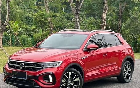 Volkswagen T-Roc I, 2022 год, 2 025 000 рублей, 1 фотография