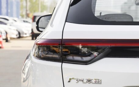 Honda Vezel, 2024 год, 2 350 635 рублей, 12 фотография