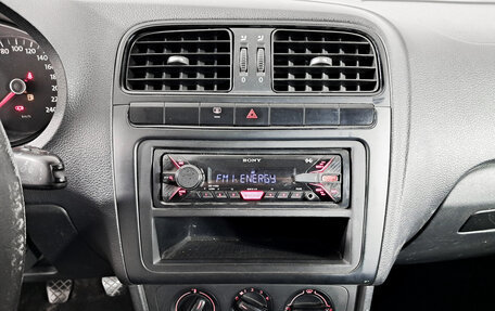 Volkswagen Polo VI (EU Market), 2013 год, 950 000 рублей, 15 фотография