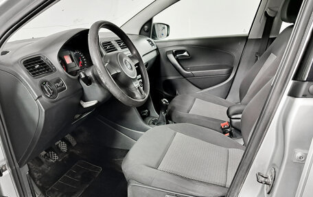 Volkswagen Polo VI (EU Market), 2013 год, 950 000 рублей, 16 фотография