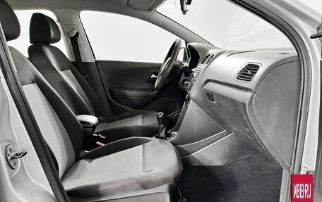 Volkswagen Polo VI (EU Market), 2013 год, 950 000 рублей, 11 фотография