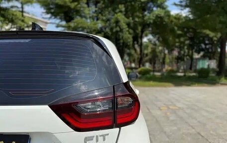 Honda Fit, 2021 год, 1 300 000 рублей, 14 фотография